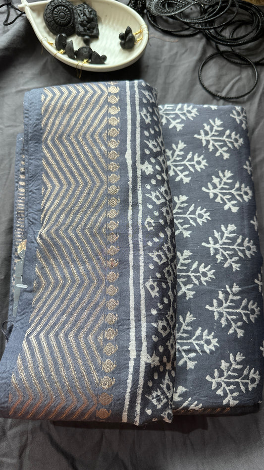 A: Midnight Bloom Maheshwari Silk Saree